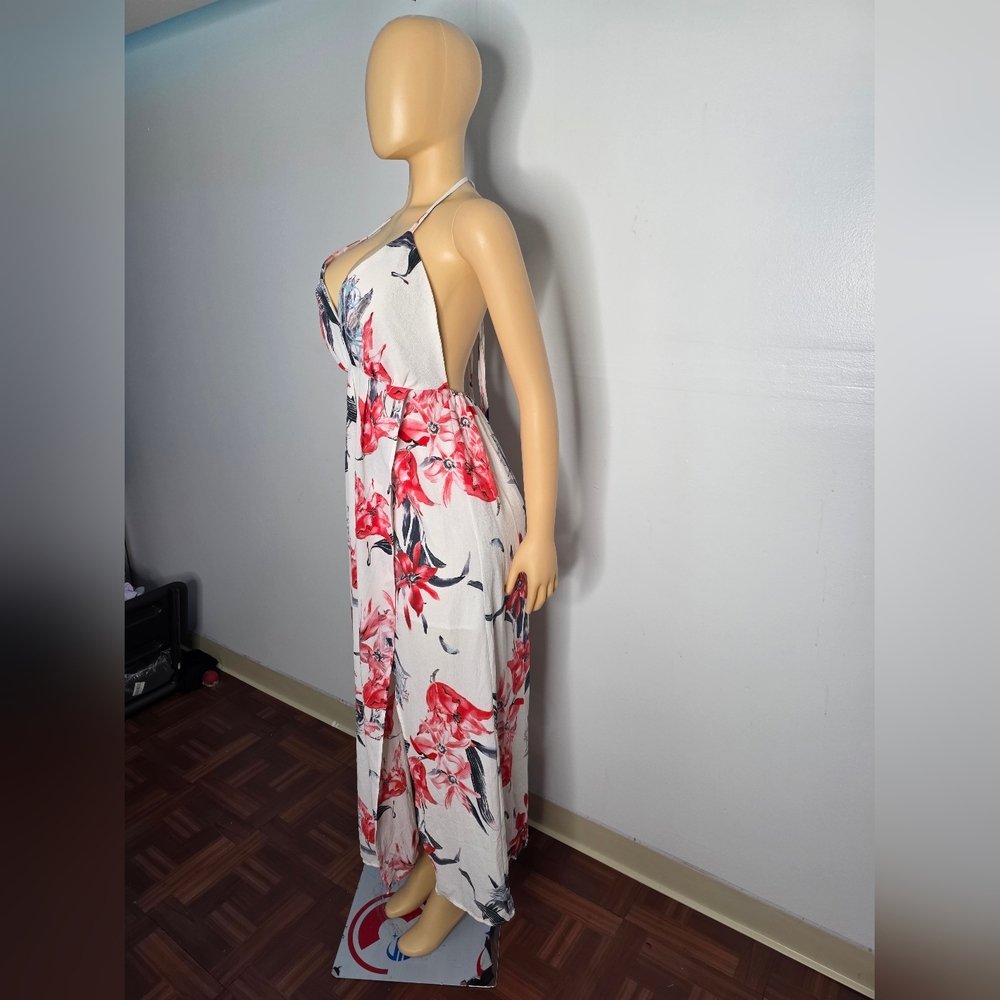 Simplee Apparel White Halter Maxi Dress with Red Floral Print  Size US/S